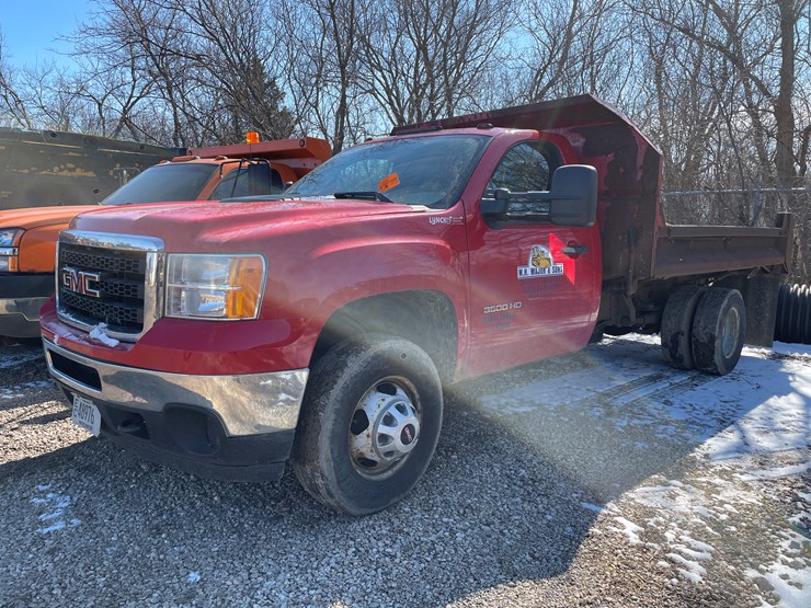 2012-gmc-3500hd-image-1