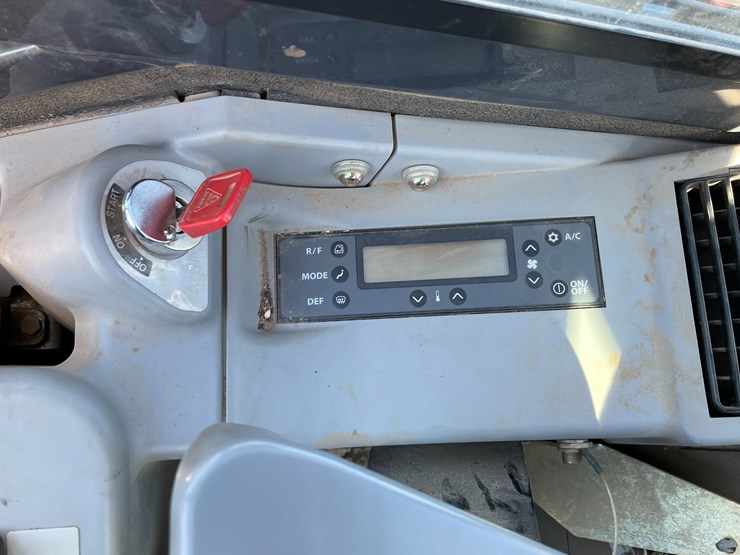 hitachi-zx30u-image-40