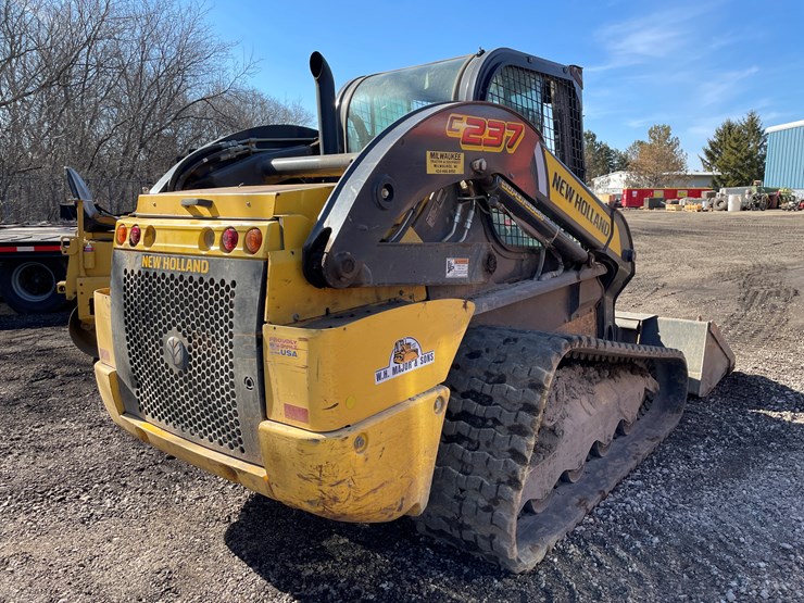 2019-new-holland-c237-image-5