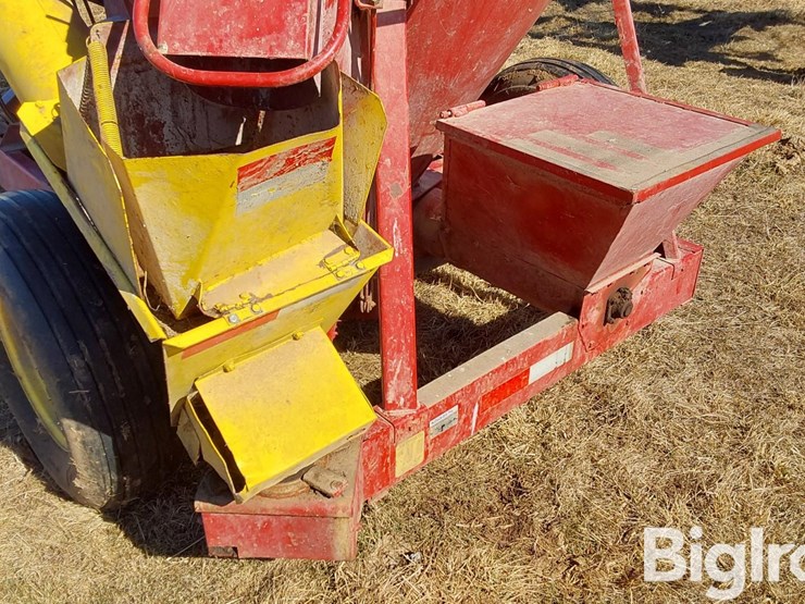 new-holland-351-image-17