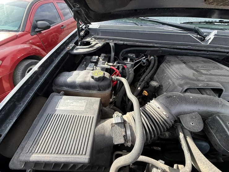 2014-chevrolet-tahoe-image-50