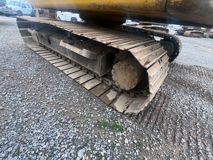 2011-komatsu-pc130-8-image-5