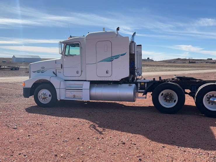 1993-peterbilt-377-image-95