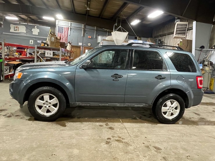 2011-ford-escape-image-7