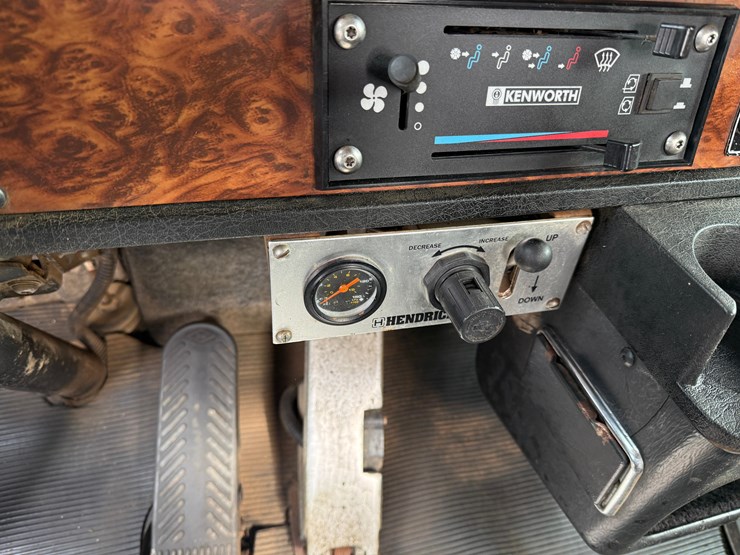 2000-kenworth-w900-image-31