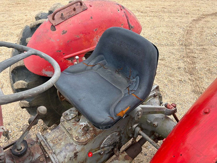 massey-ferguson-35-image-11