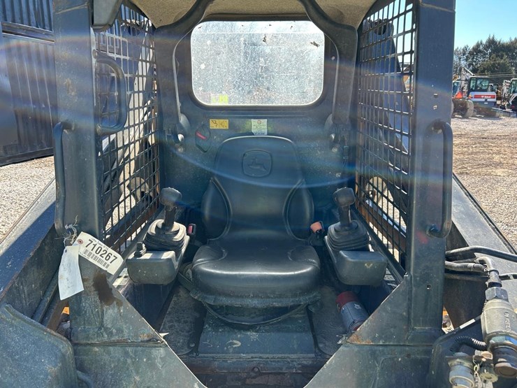 2019-deere-317g-image-12