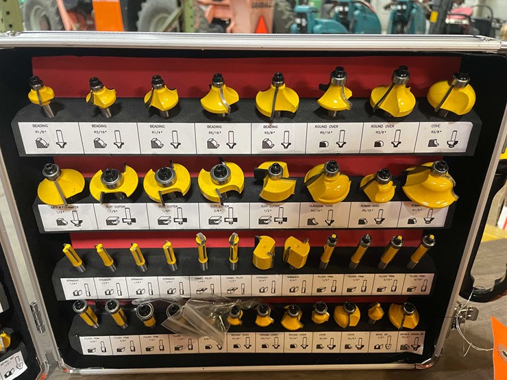 #2298-•-100-piece-router-bit-set-in-carrying-case-(pr11)-image-3