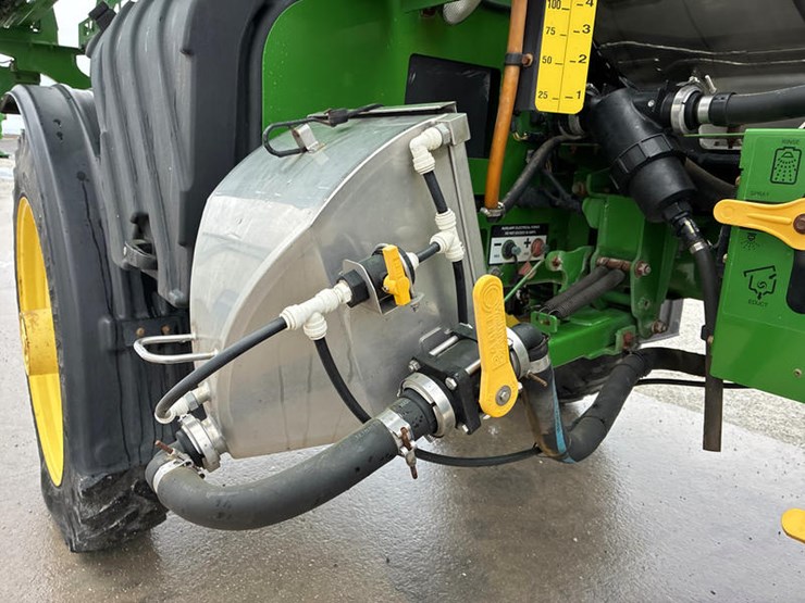 2015-john-deere-r4038-image-45