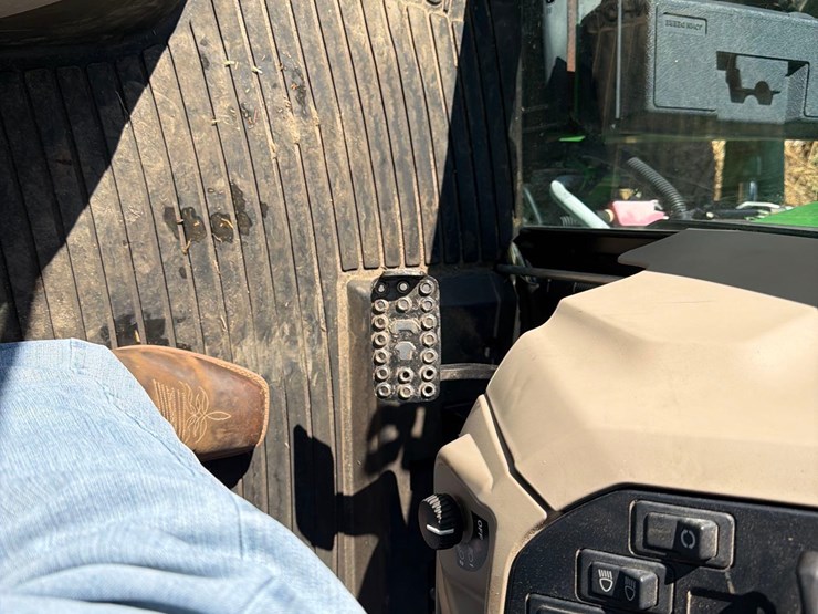 john-deere-6120e-image-36