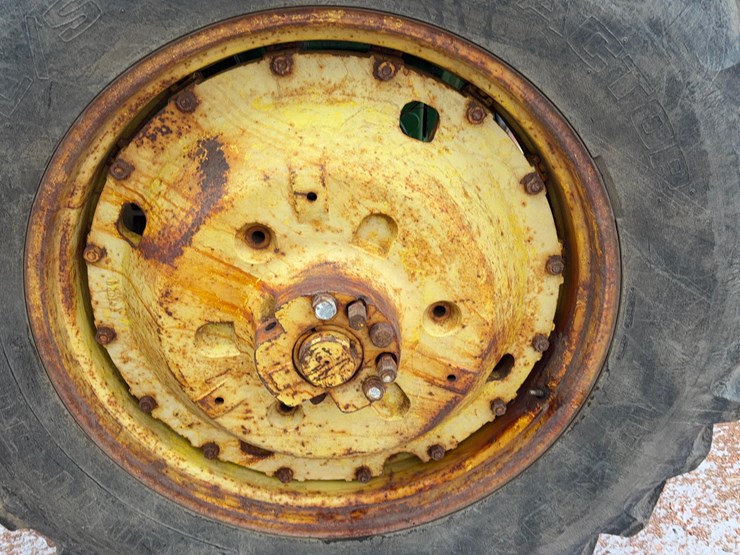 john-deere-4520-image-17