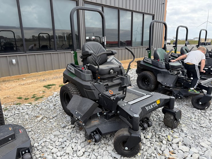 #6-•-unused-yakta-yxr610-61"-zero-turn-mower-197116-inv#-40694-image-2