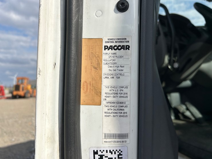 2016-peterbilt-579-image-45
