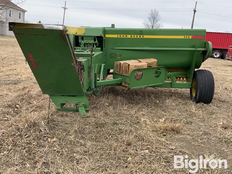 john-deere-336-image-6