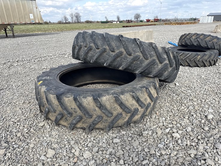 #39792-•-lot-of-(2)-480/80-50-tractor-tires-image-3