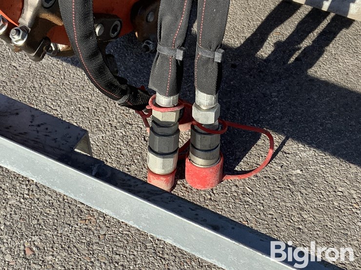 2025-massey-ferguson-730-image-16