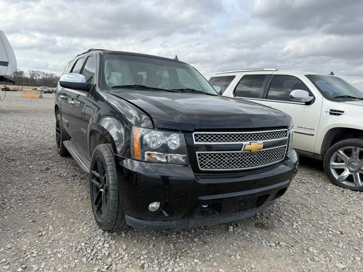 2014-chevrolet-tahoe-image-2