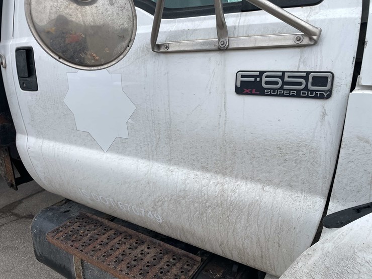 2006-ford-f650-xl-image-19
