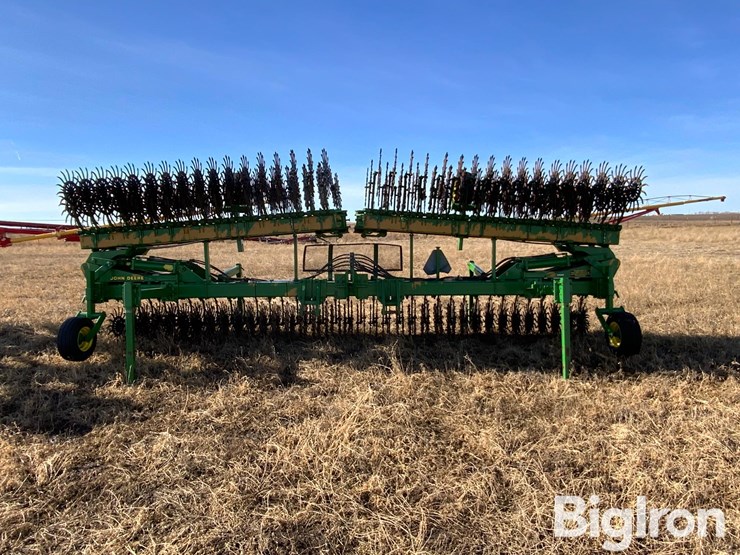 2022-john-deere-60-image-2