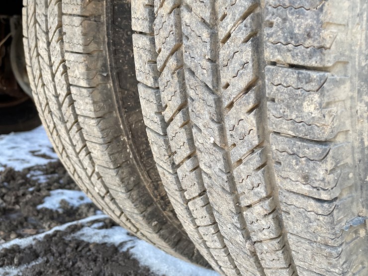 2003-chevrolet-3500-image-21