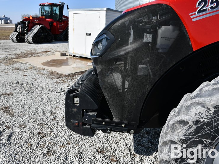 2021-case-ih-magnum-250-image-11