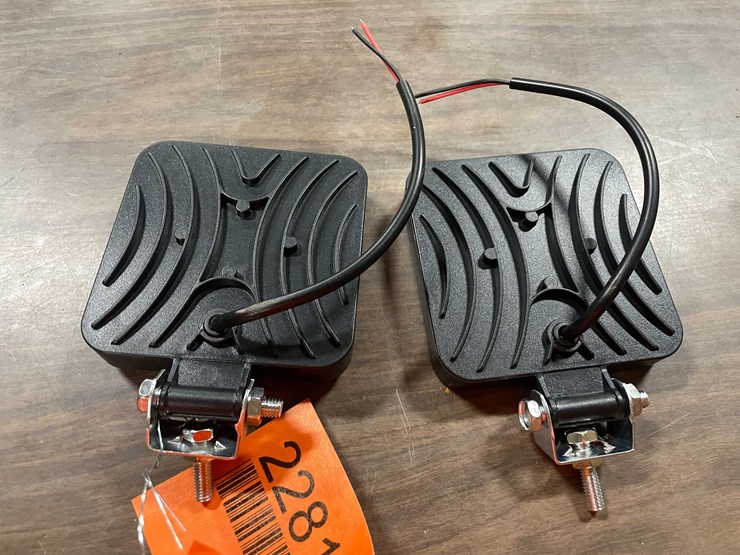 #2281-•-(2)-led-work-lights,-3-1/2"-square,-12vdc-(pr10)-image-4