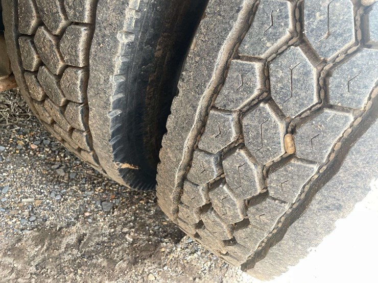 1994-peterbilt-378-image-25