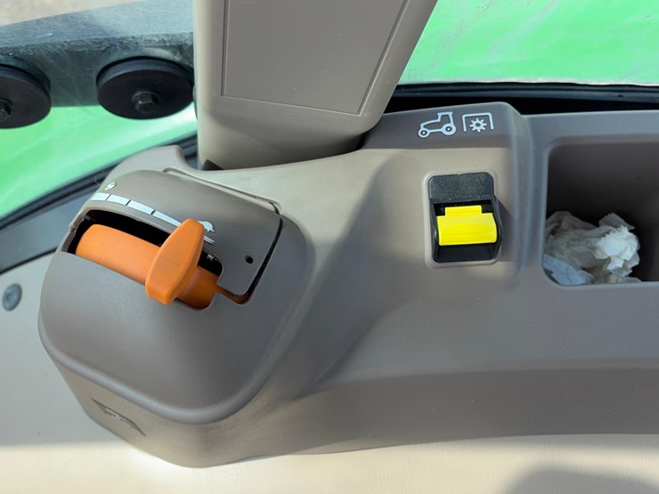 2023-john-deere-5060e-image-35