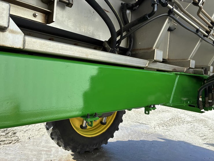 2022-john-deere-600r-image-38