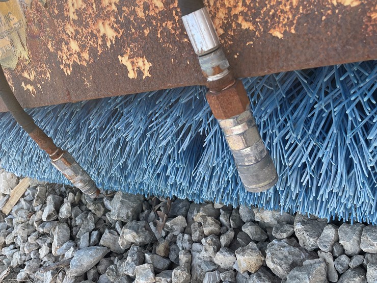 #6099-•-universal-mount-6'-mb-sweeper-image-8