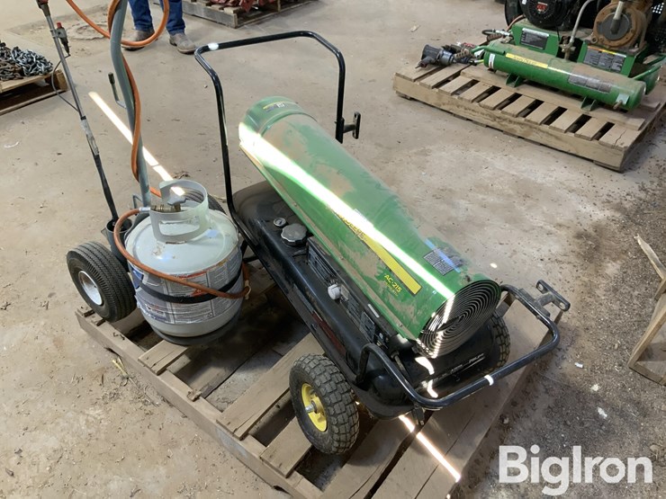 john-deere-ac215-heater-image-3