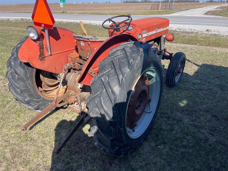 massey-ferguson-135-image-4