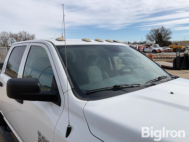 2017-dodge-2500-image-18