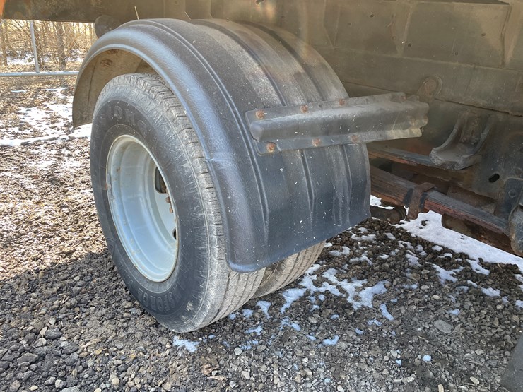 2003-chevrolet-3500-image-19