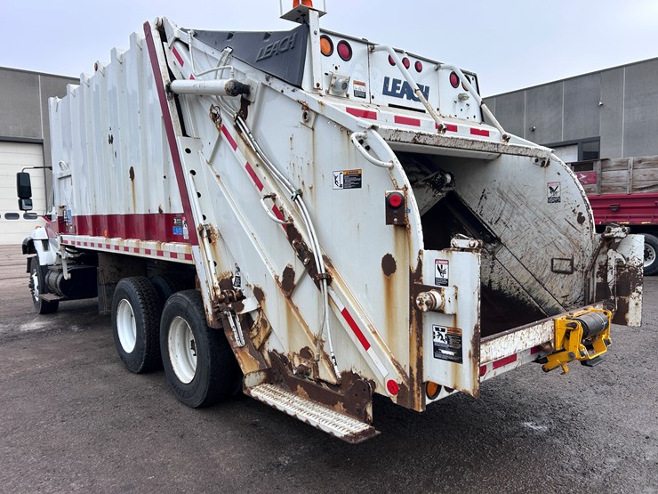 international-7400-image-3