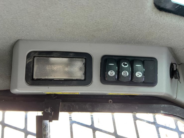 caterpillar-259d-image-22