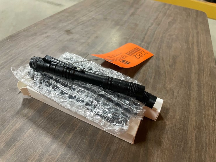 #2282-•-(4)-led-mechanic's-flashlights-(pr10)-image-9