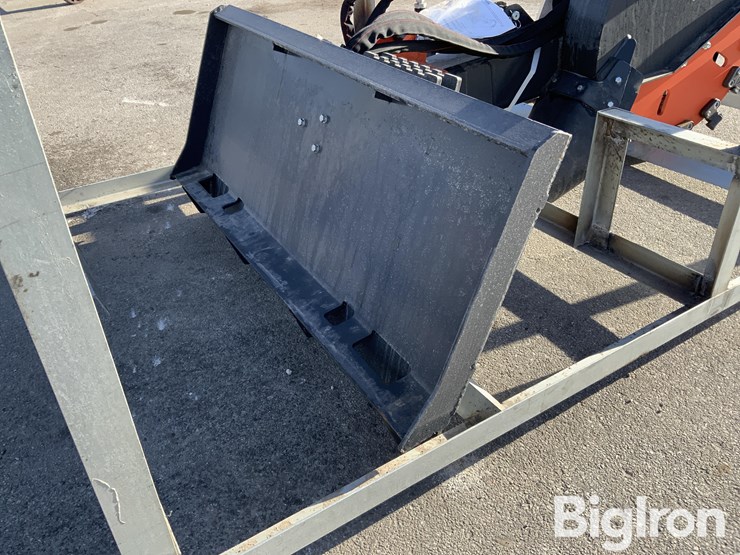 2025-massey-ferguson-730-image-11