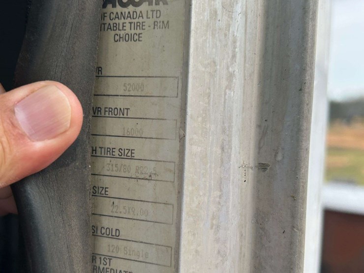 2001-peterbilt-330-image-57