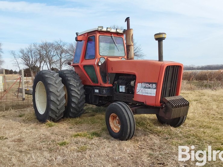 1979-allis-chalmers-7045-image-3