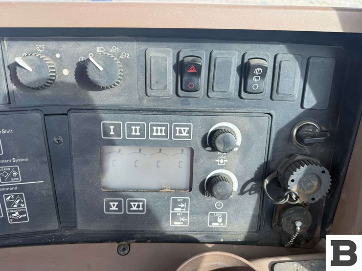 2009-john-deere-8430t-image-62