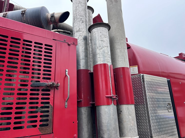 #1690-•-2013-international-7500-6x4-hydro-excavation-truck-image-18