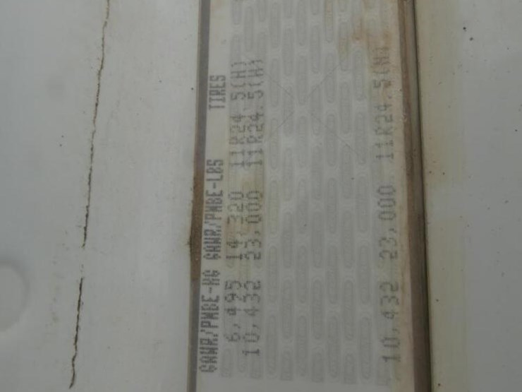 2016-freightliner-122sd-image-19