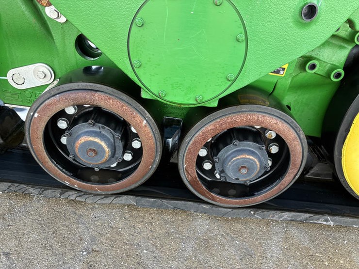 2023-john-deere-8rx-370-image-34