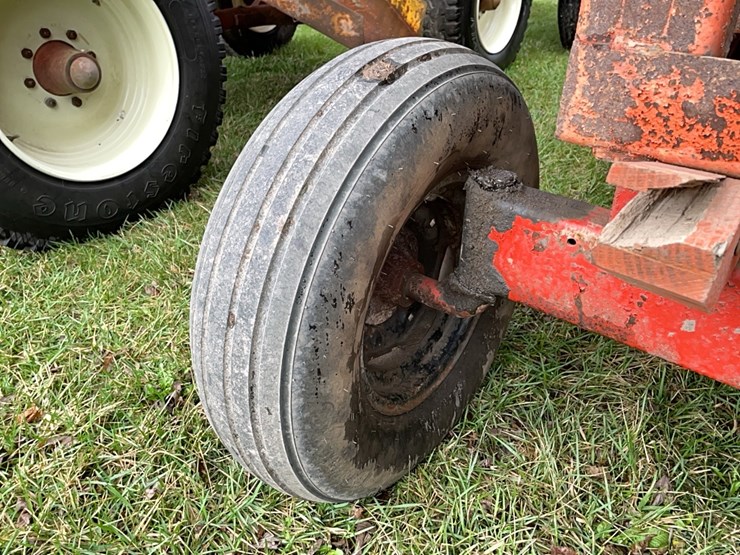 tag-#110,-200-bu-hopper-wagon-image-17