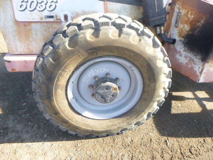 sky-trak-6036-image-37