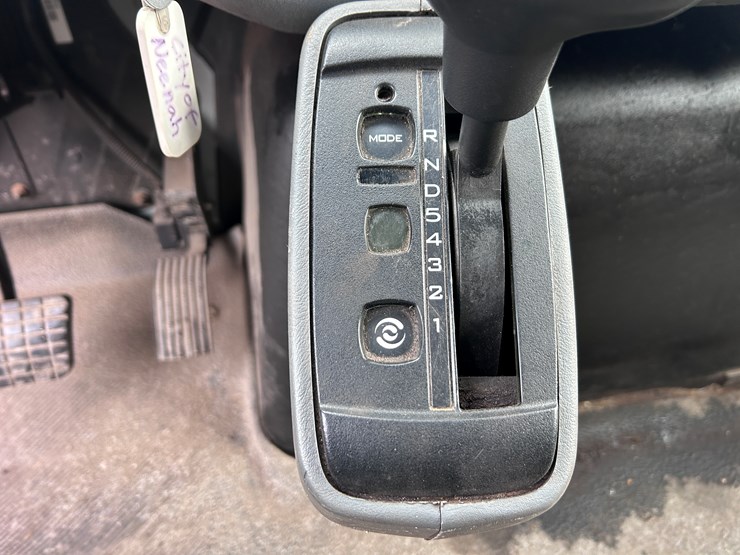 international-7400-image-48