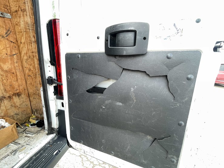 #1426-•-2016-white-ram-van-(has-wi-title)-(of)-image-57