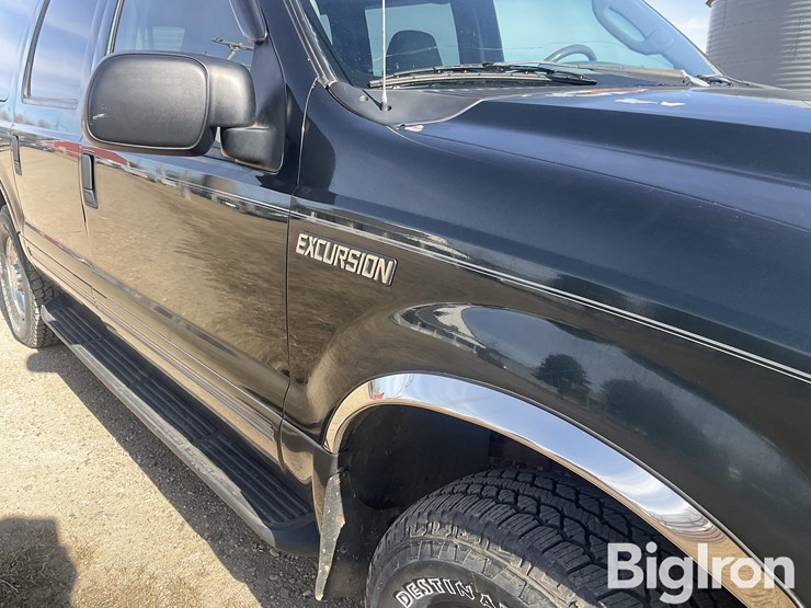 2004-ford-excursion-image-12