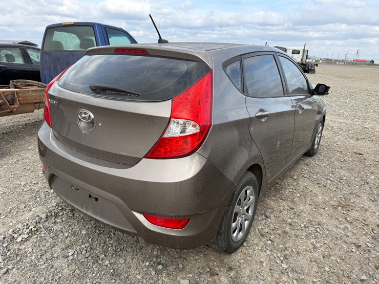 #38615-•-2013-hyundai-accent-sedan-kmhct5ae9du086575-inv#-38615-image-4